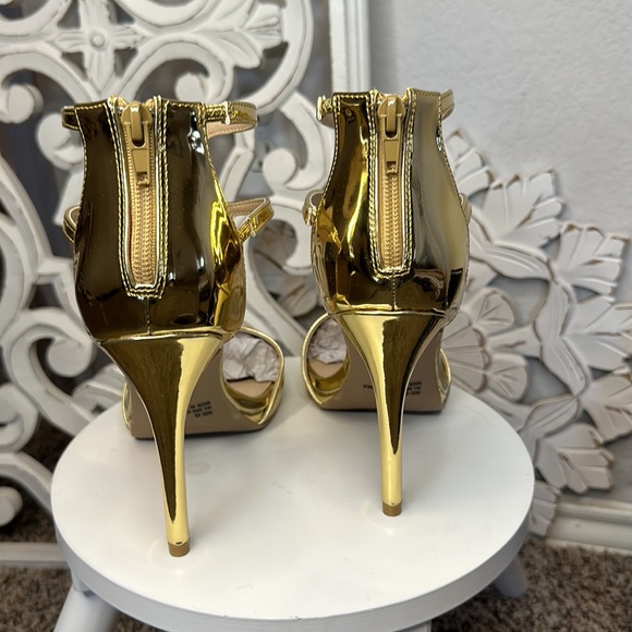 Qupid Strappy METALLIC  Gold Heels BRAND NEW IN BOX FAST SHIPPING 🚀 - Picture 8 of 8